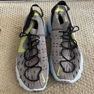 Nike Space Hippie 04